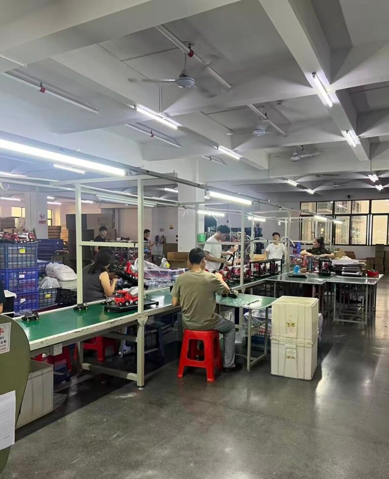 Alibaba frente a fábricas de juguetes directas: cómo abastecerse de juguetes en Shantou, China