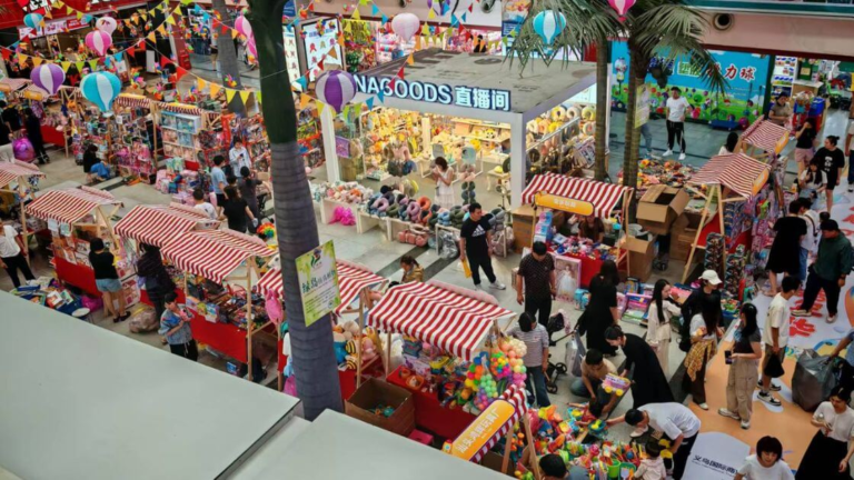 How is China Yiwu Wholesale Market? What you can do form here?